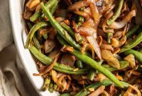 Garlicky Onion Green Bean Sauté