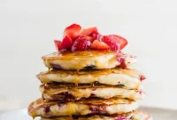 Dreamy Vegan Strawberry Banana Pancakes