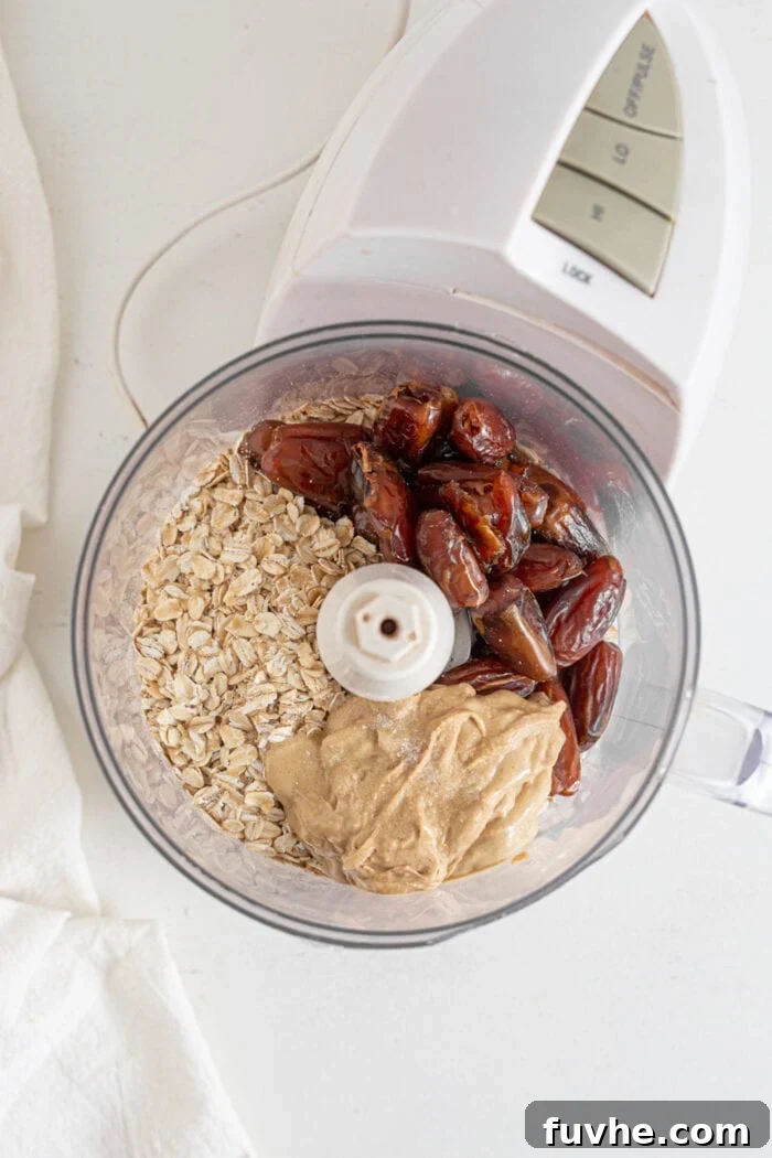 Tahini Date Gems 4 Oats, dates and tahini in a food processor.