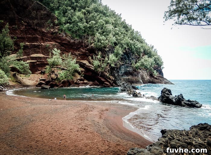 Unforgettable Maui Experiences 8 A beautiful beach cove in Hawaii.